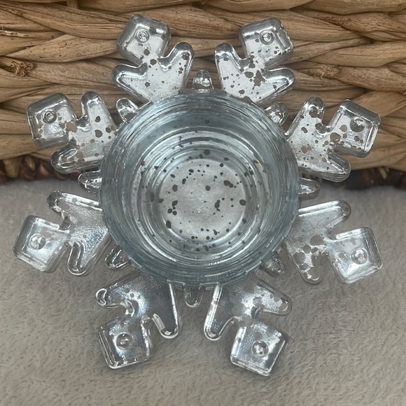 Pier 1 Silver Glass Snowflake Candle Holder Tea Light - Picture 4 of 8